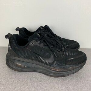 Nike Vomero 18 Black HM6803-005 Men's size 9 Black Running Shoes